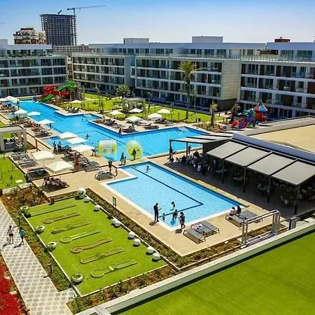 Xo Courtyard Long Beach Iskele