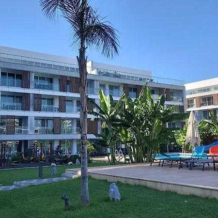 Xo Courtyard Long Beach Iskele *