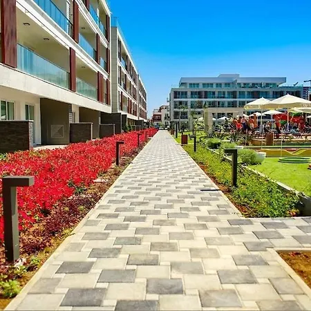 Xo Courtyard Long Beach Iskele